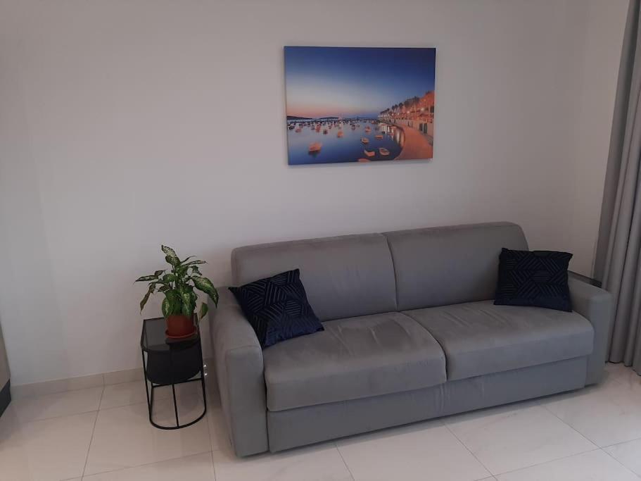 New Seafront Apartment - Spectacular Views St. Paul's Bay Exterior photo